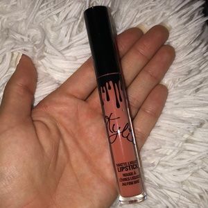 Dirty Peach Matte Lipstick!!